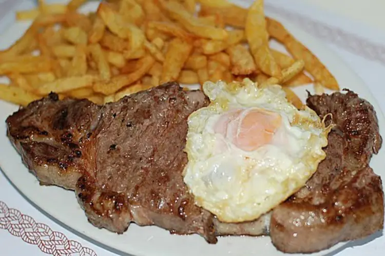 Receita de Bife à cavalo - Receitas Brasileiras
